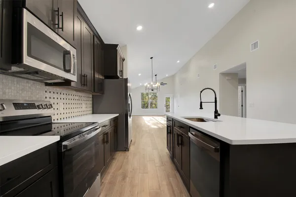 $2,400 | 151 Kawainui Lane, Bastrop, TX 78602