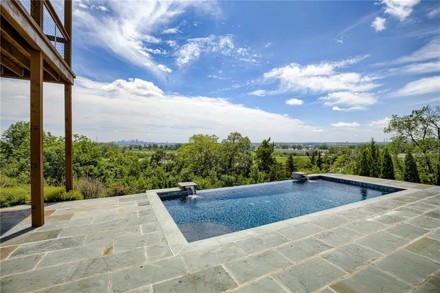 $1,999,950 | 4150 Palisades Point, Riverside, MO 64150