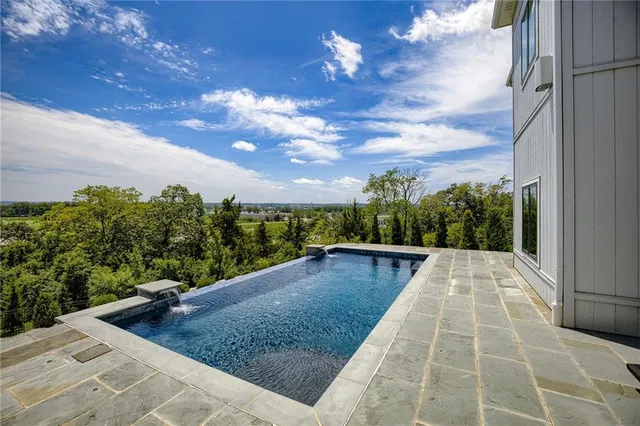 $1,999,950 | 4150 Palisades Point, Riverside, MO 64150