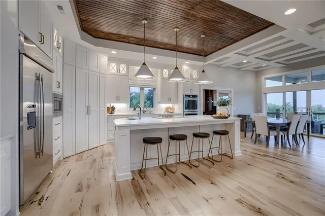 $1,999,950 | 4150 Palisades Point, Riverside, MO 64150