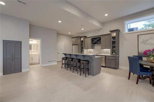 $1,999,950 | 4150 Palisades Point, Riverside, MO 64150