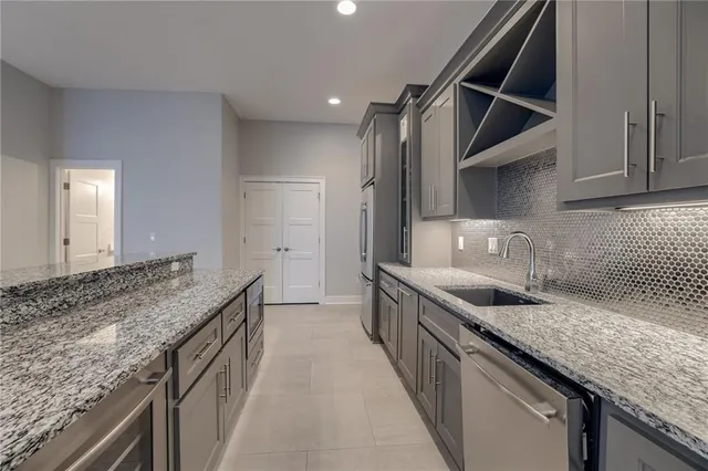 $1,999,950 | 4150 Palisades Point, Riverside, MO 64150