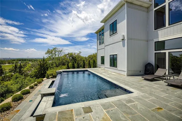 $1,999,950 | 4150 Palisades Point, Riverside, MO 64150
