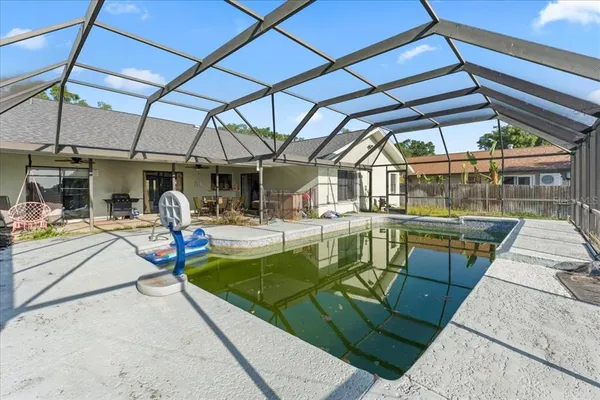 $349,900 | 905 Stratford Manor Drive, Brandon, FL 33510