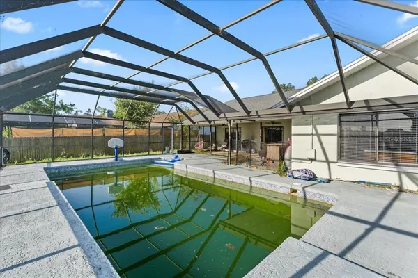 $349,900 | 905 Stratford Manor Drive, Brandon, FL 33510