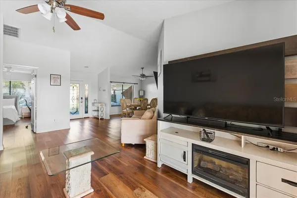 $349,900 | 905 Stratford Manor Drive, Brandon, FL 33510