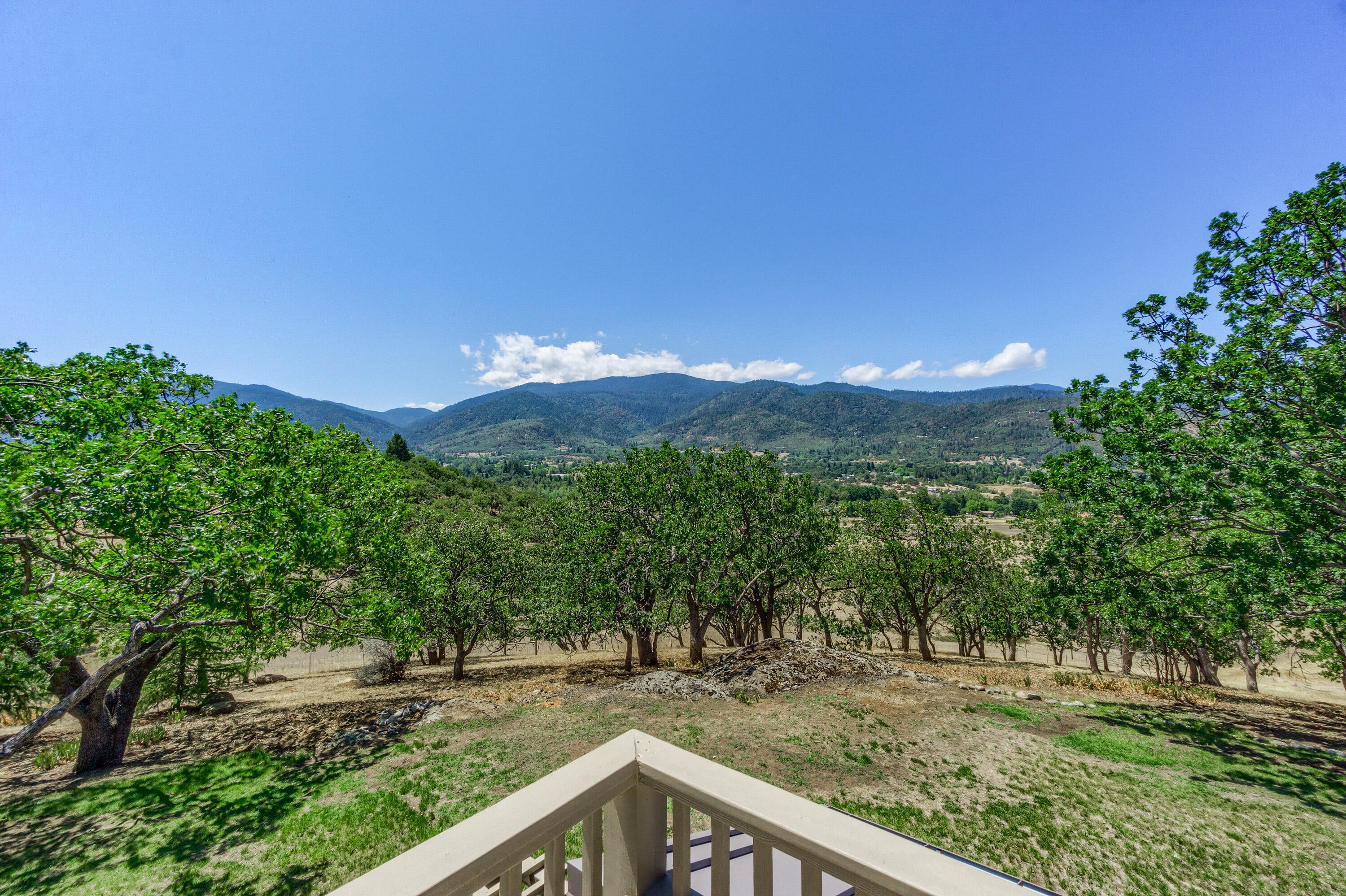 11099 Corp Ranch Road Ashland, OR 97520 - Photo 35 of 44 33