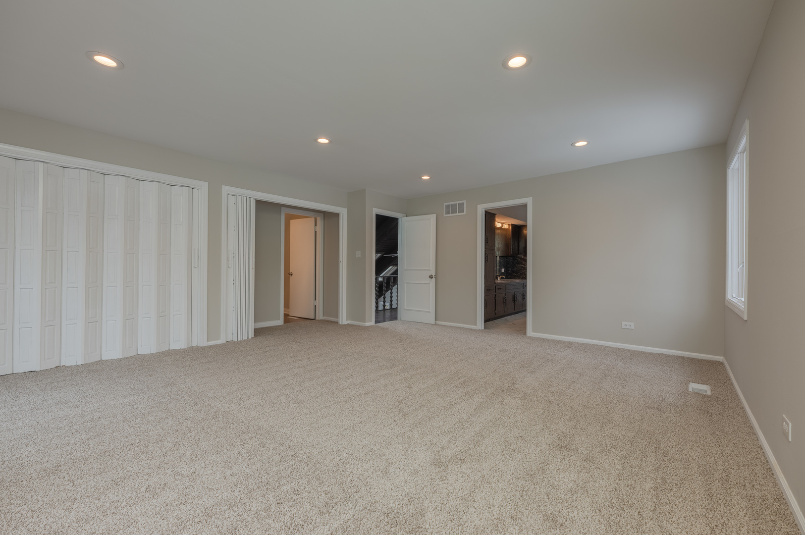 129 Cornwall Drive Crete, IL 60417 - Photo 30 of 52 a view of an empty room
