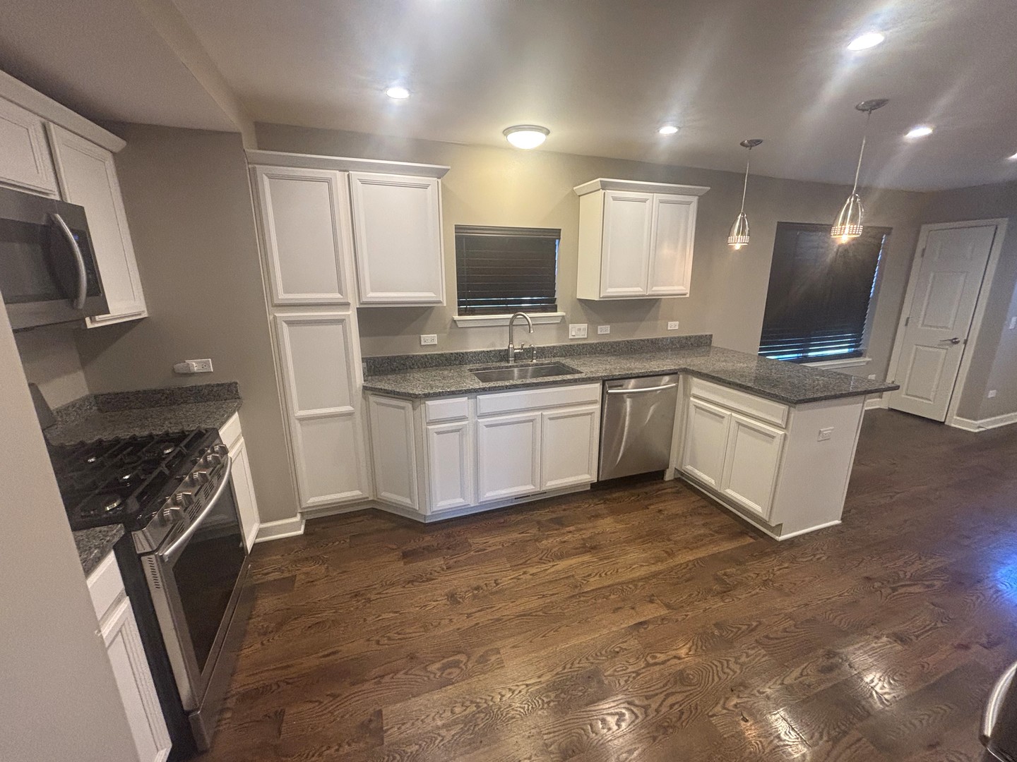 109 Oakleaf Road Lake In The Hills, IL 60156 - Photo 4 of 14