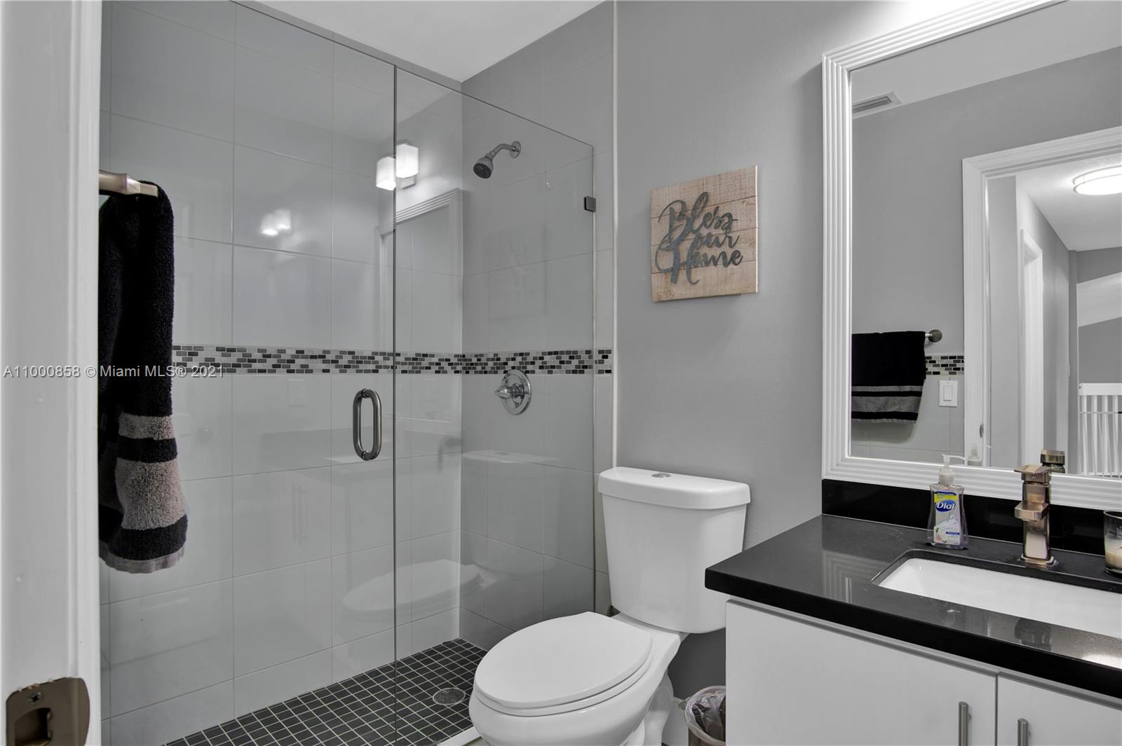 West Esplanade Hialeah, FL 33015 - Photo 30 of 44