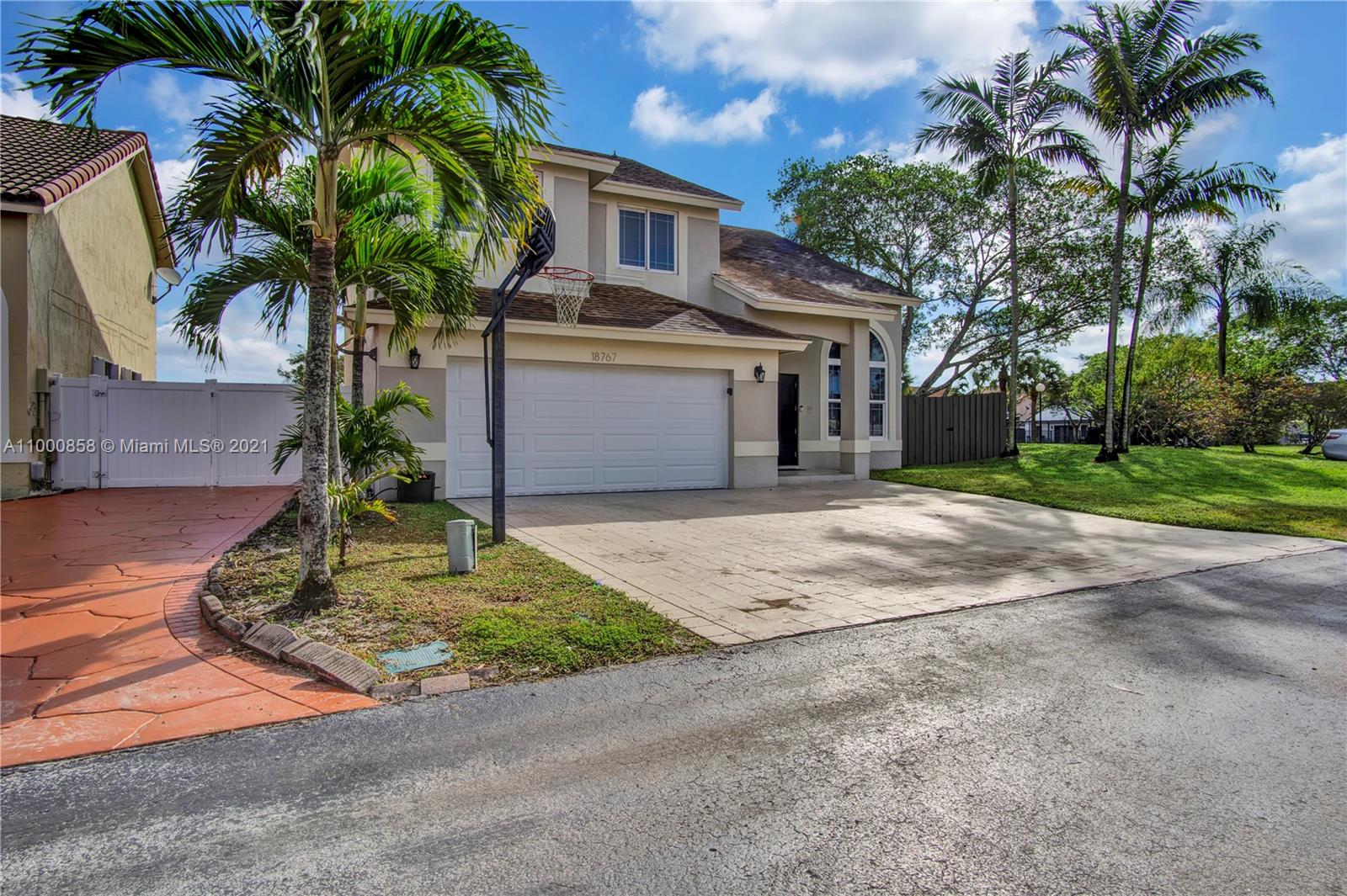 West Esplanade Hialeah, FL 33015 - Photo 37 of 44