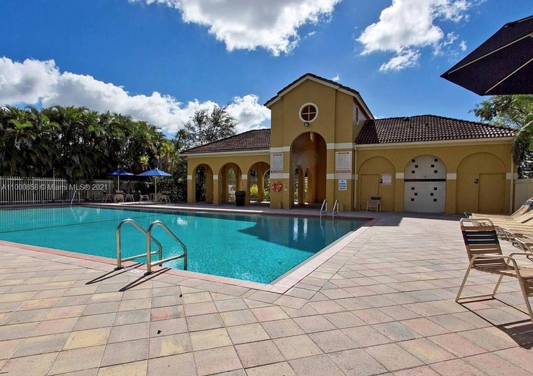 West Esplanade Hialeah, FL 33015 - Photo 38 of 44