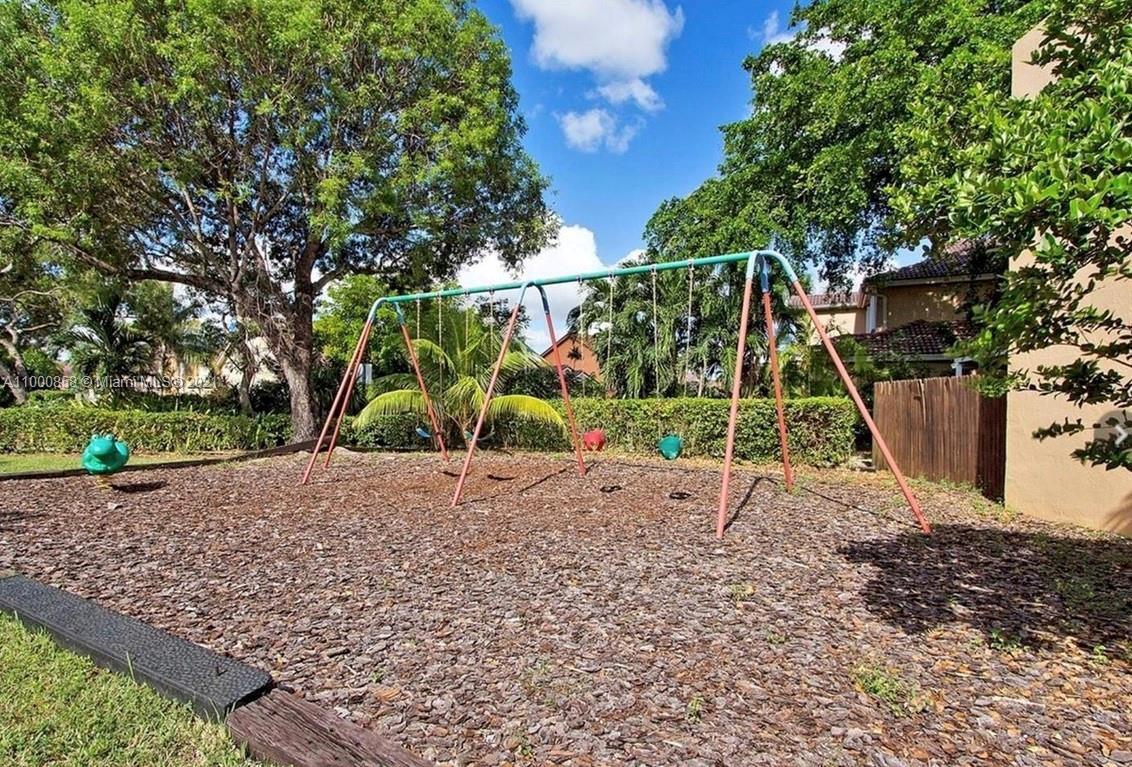 West Esplanade Hialeah, FL 33015 - Photo 40 of 44