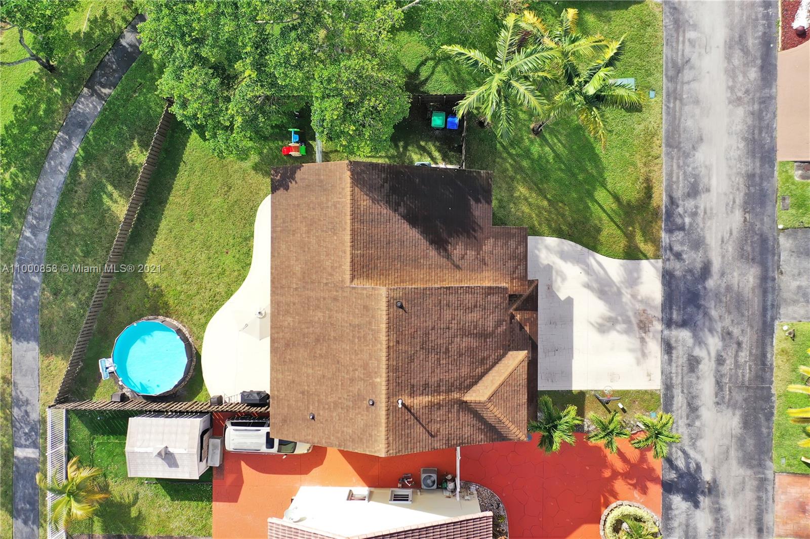 West Esplanade Hialeah, FL 33015 - Photo 4 of 44