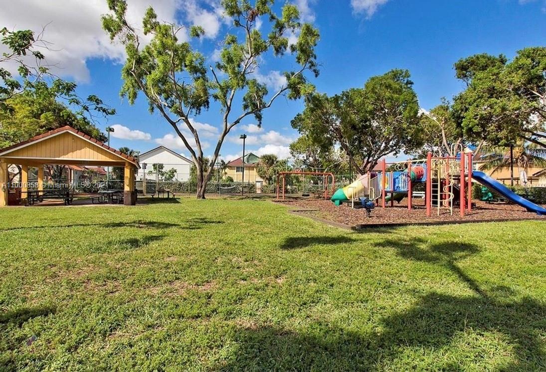 West Esplanade Hialeah, FL 33015 - Photo 41 of 44