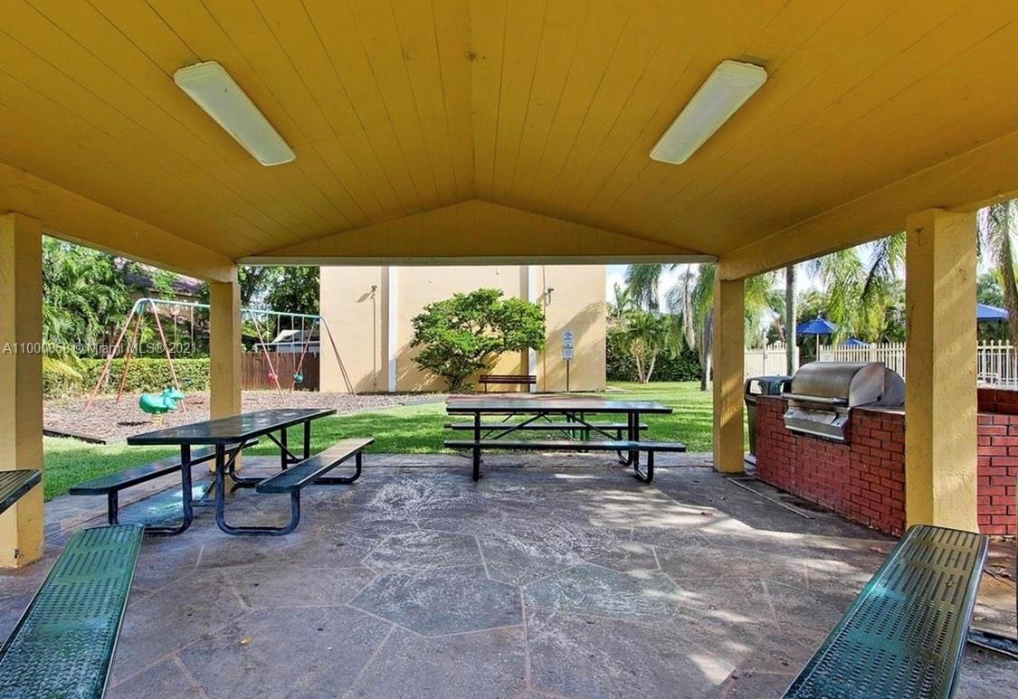 West Esplanade Hialeah, FL 33015 - Photo 42 of 44