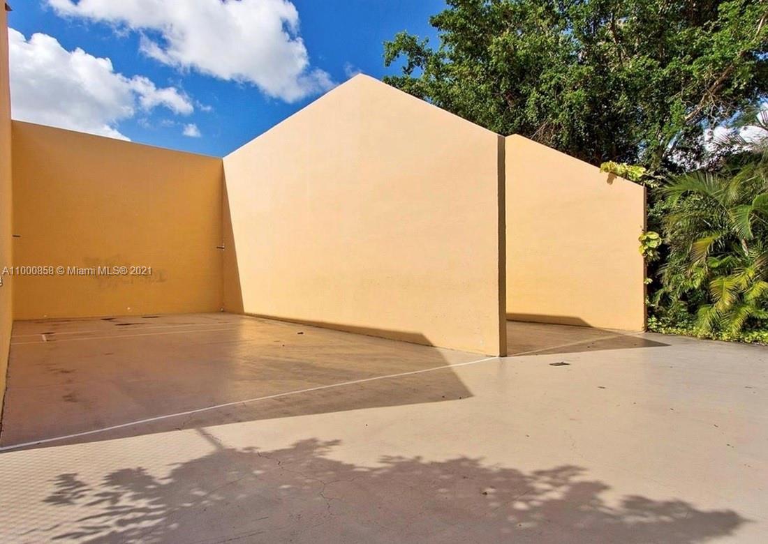 West Esplanade Hialeah, FL 33015 - Photo 43 of 44