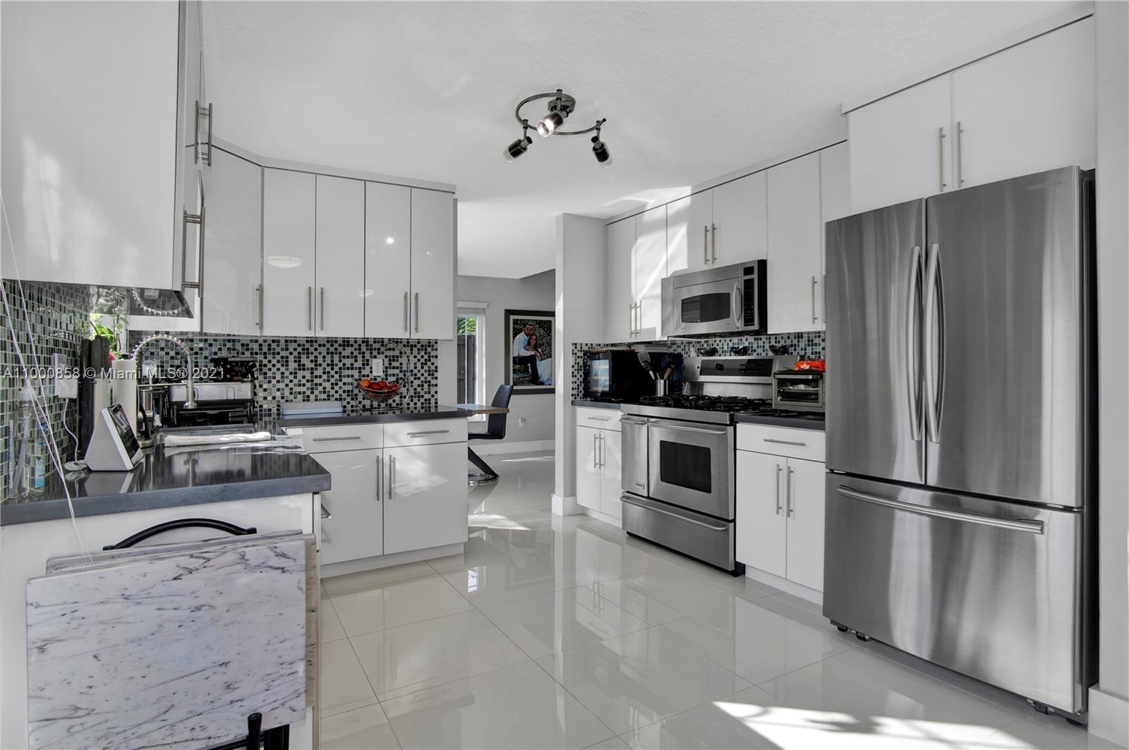 West Esplanade Hialeah, FL 33015 - Photo 10 of 44