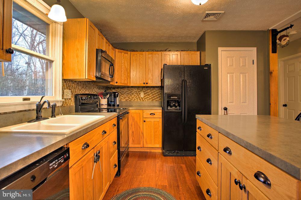 6949 Sterling Road Harrisburg, PA 17112 - Photo 9 of 25 Gallery Image 9