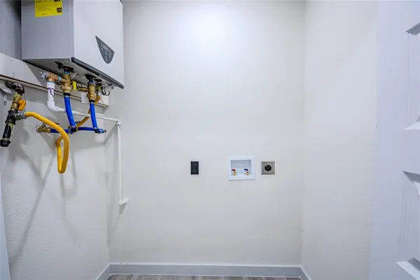 $369,999 | 1101 Fouts Drive, Irving, TX 75061