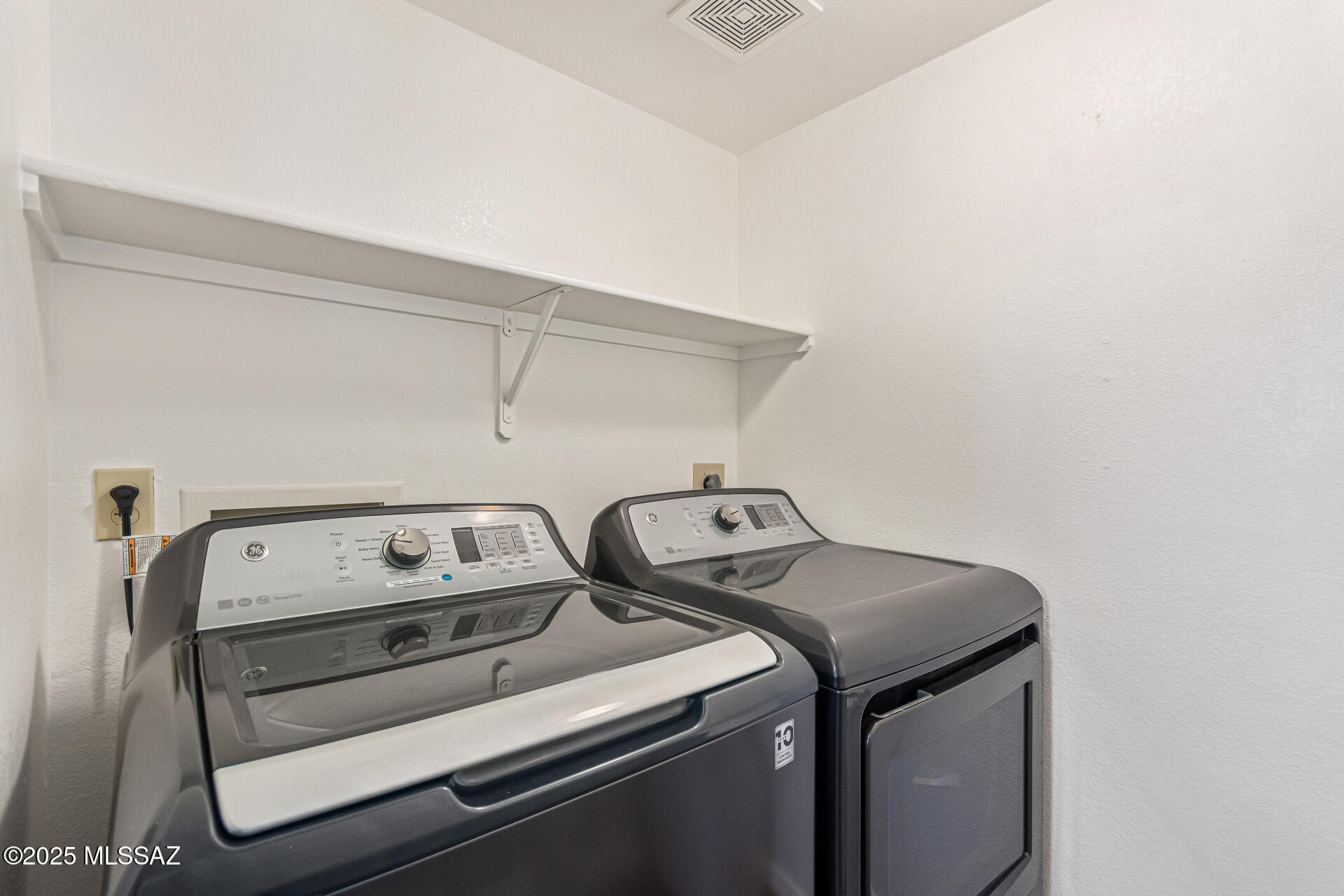 5751 North Kolb Road, Unit 42202 Tucson, AZ 85750 - Photo 10 of 22 Laundry Room