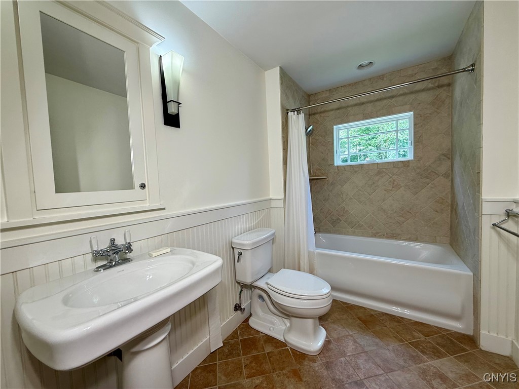 2076 Wright Road Cazenovia, NY 13035 - Photo 25 of 50 Bath