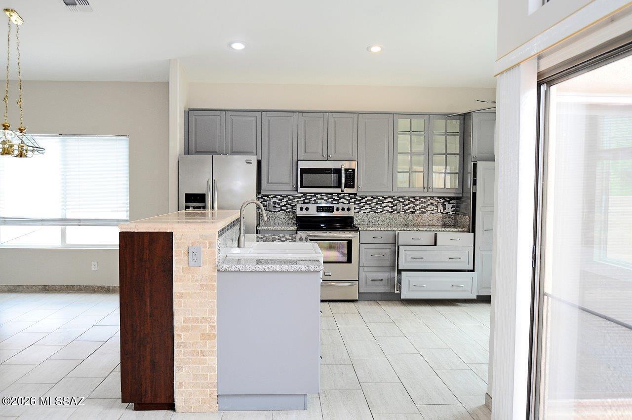 760 North Western Ridge Trail Tucson, AZ 85748 - Photo 15 of 45 Great Room 4