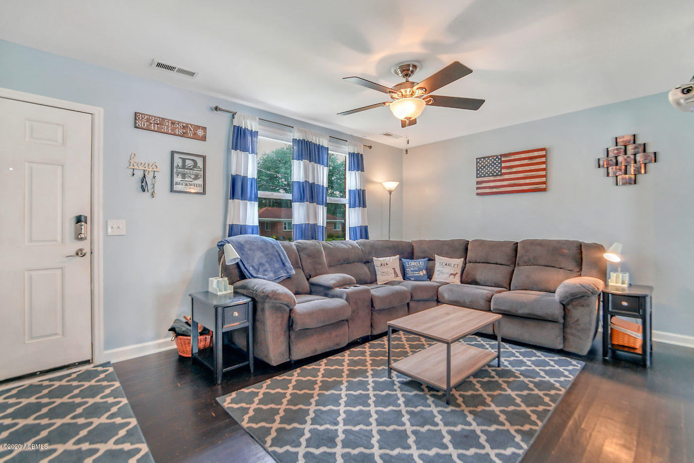 1203 State Rd S-7-276 Beaufort, SC 29902 - Photo 3 of 30 Living