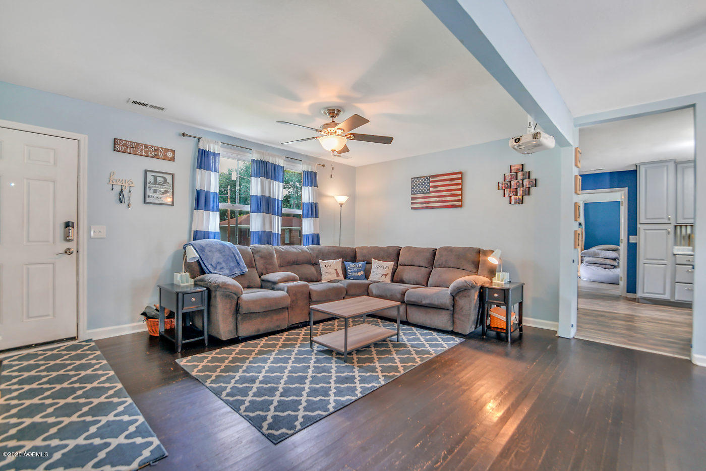 1203 State Rd S-7-276 Beaufort, SC 29902 - Photo 4 of 30 Living