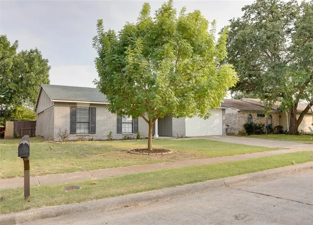 $1,895 | 728 Wandering Way Drive, Allen, TX 75002