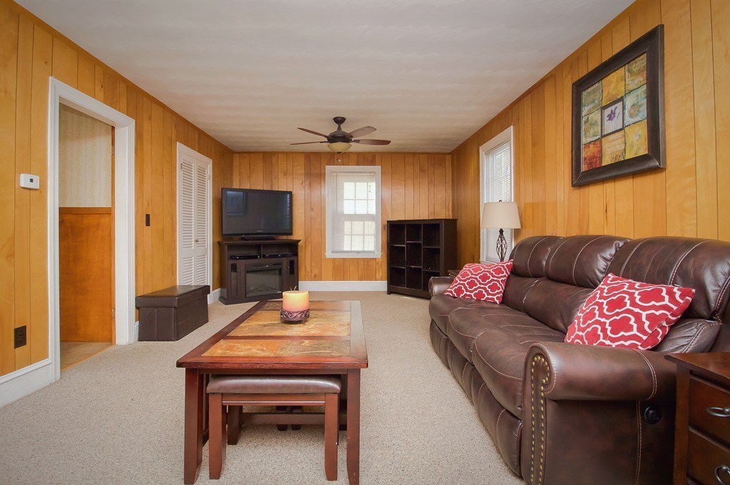 6 Sheldon Road Peabody, MA 01960 - Photo 3 of 13 Gallery Image 3