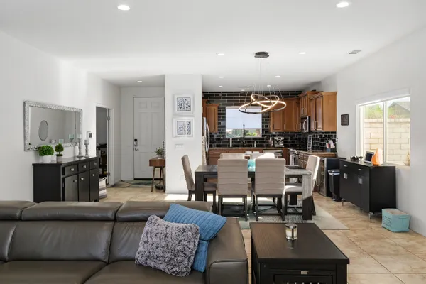 $649,900 | 73824 Da Vinci Court, Palm Desert, CA 92211