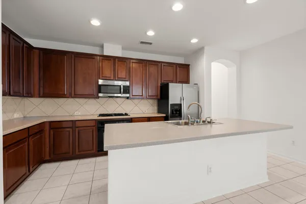 $2,500 | 167 North Whistlers Bend Circle, Conroe, TX 77384