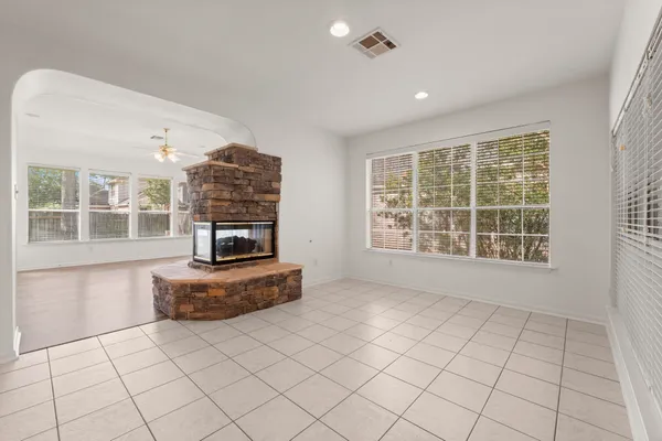 $2,500 | 167 North Whistlers Bend Circle, Conroe, TX 77384