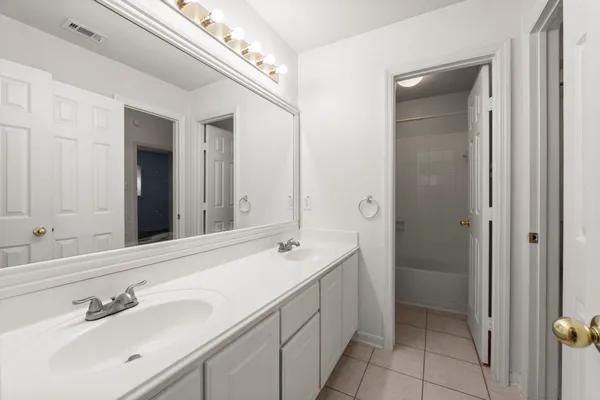 $2,500 | 167 North Whistlers Bend Circle, Conroe, TX 77384