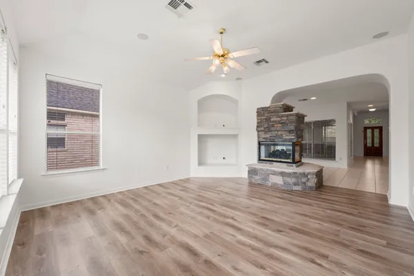 $2,500 | 167 North Whistlers Bend Circle, Conroe, TX 77384