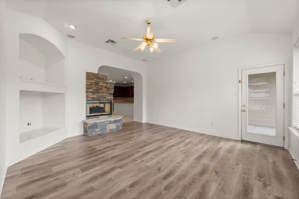 $2,500 | 167 North Whistlers Bend Circle, Conroe, TX 77384