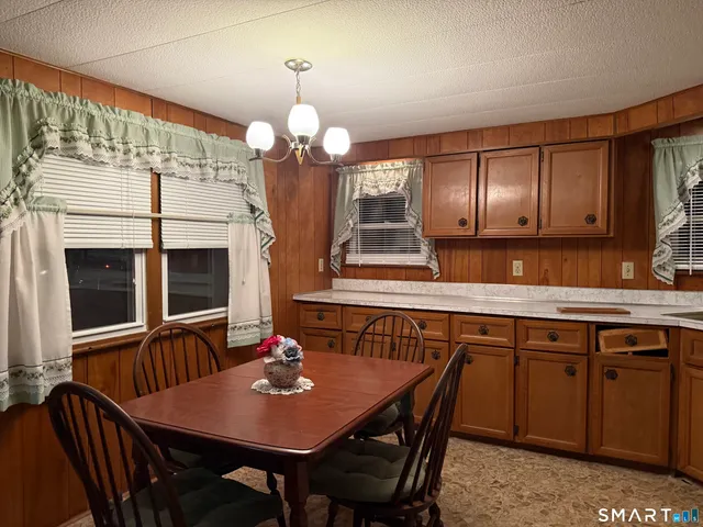 $62,000 | 6 Cherokee Road, East Hartford, CT 06118