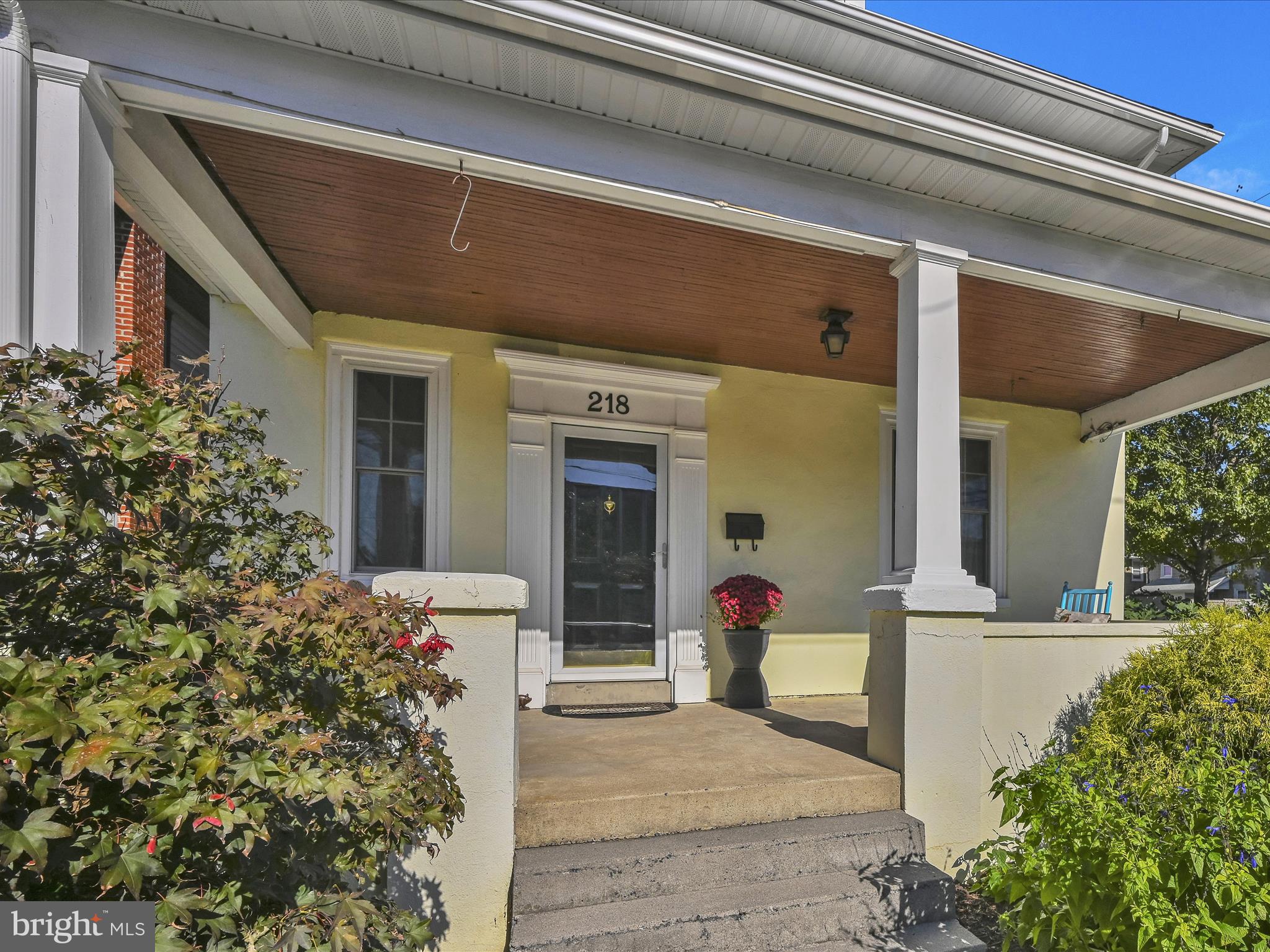 218 West Ferdinand Street Manheim, PA 17545 - Photo 3 of 33 Entrance