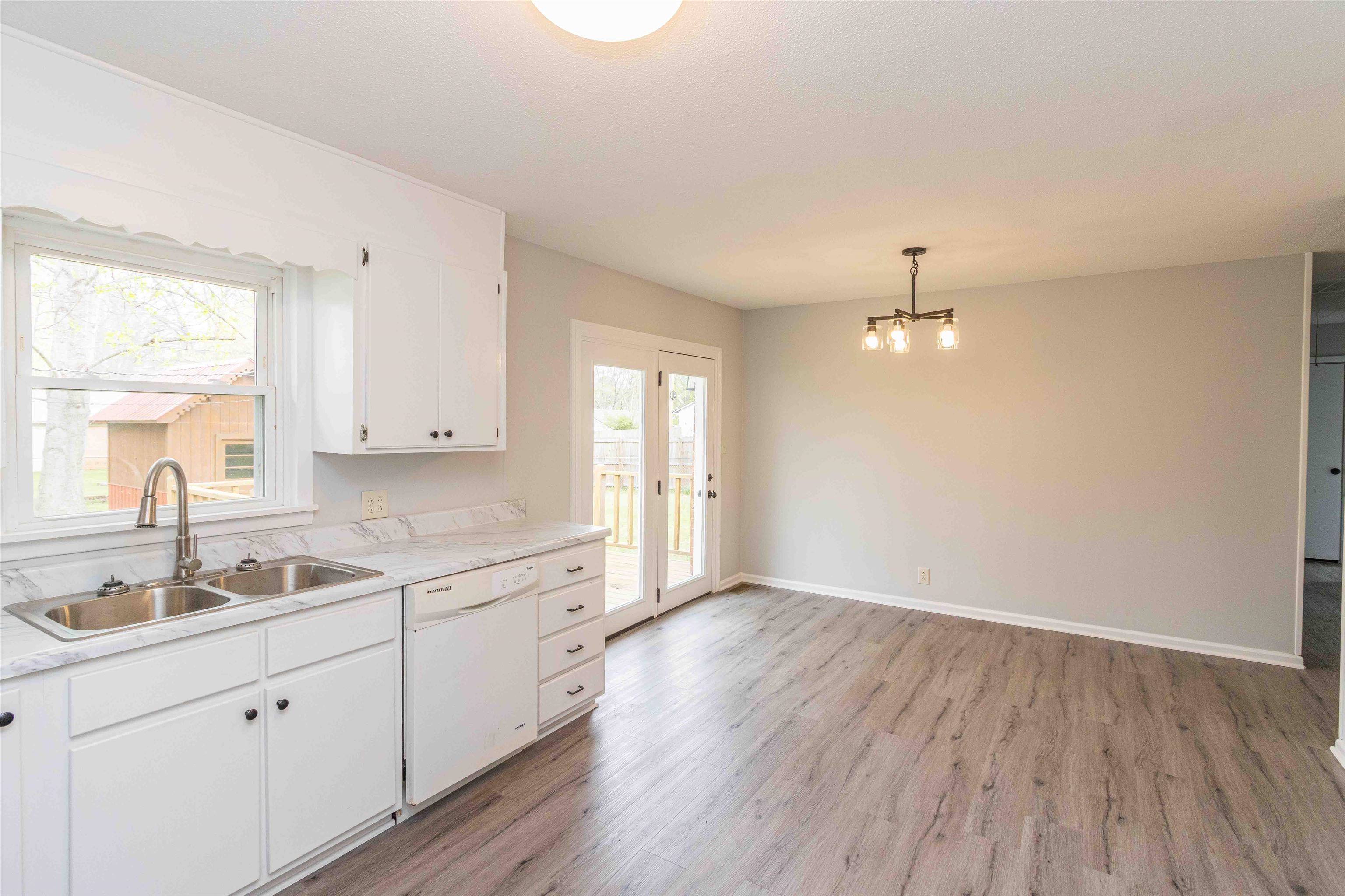 536 Ridgeway Drive Bolivar, TN 38008 - Photo 11 of 27