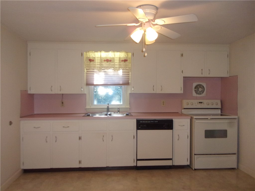 159 Diamond Hill Road Woonsocket, RI 02895 - Photo 4 of 17