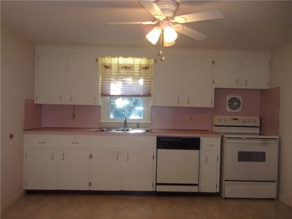 159 Diamond Hill Road Woonsocket, RI 02895 - Photo 5 of 17