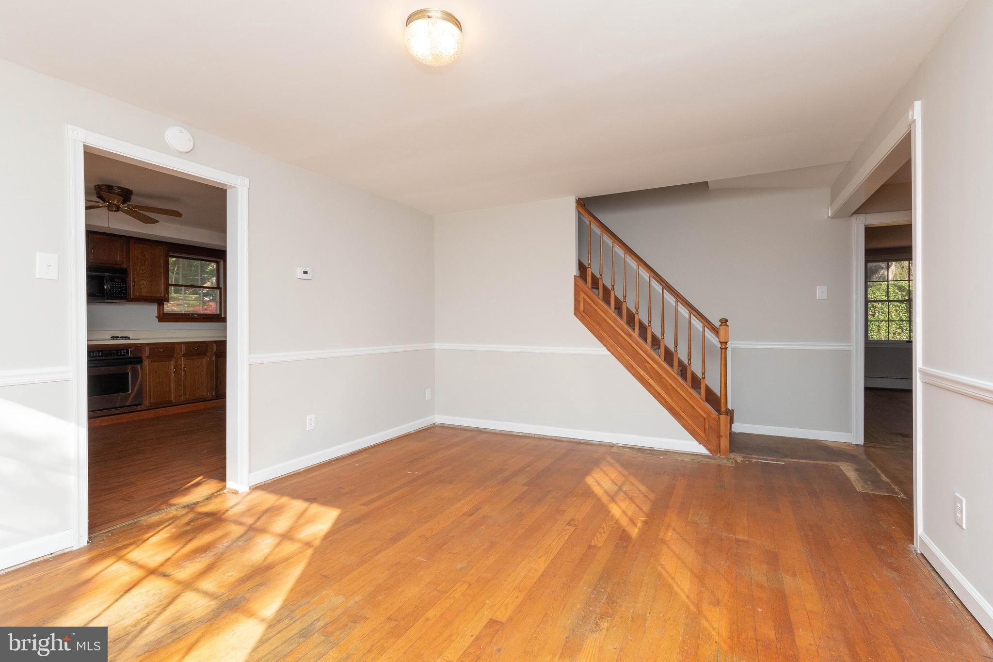 14 Home Road Hatboro, PA 19040 - Photo 10 of 32 Living Room
