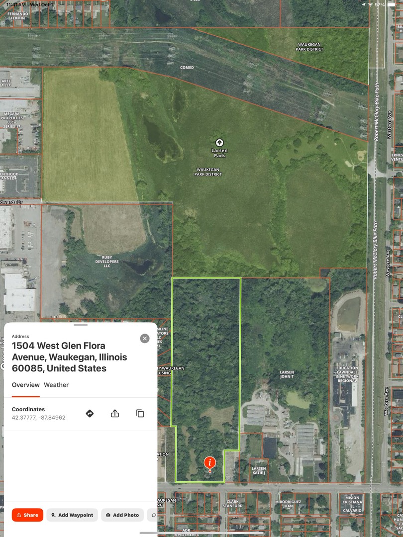 1504 West Glen Flora Avenue Waukegan, IL 60085 - Photo 7 of 9 a picture of a bathroom with a shower