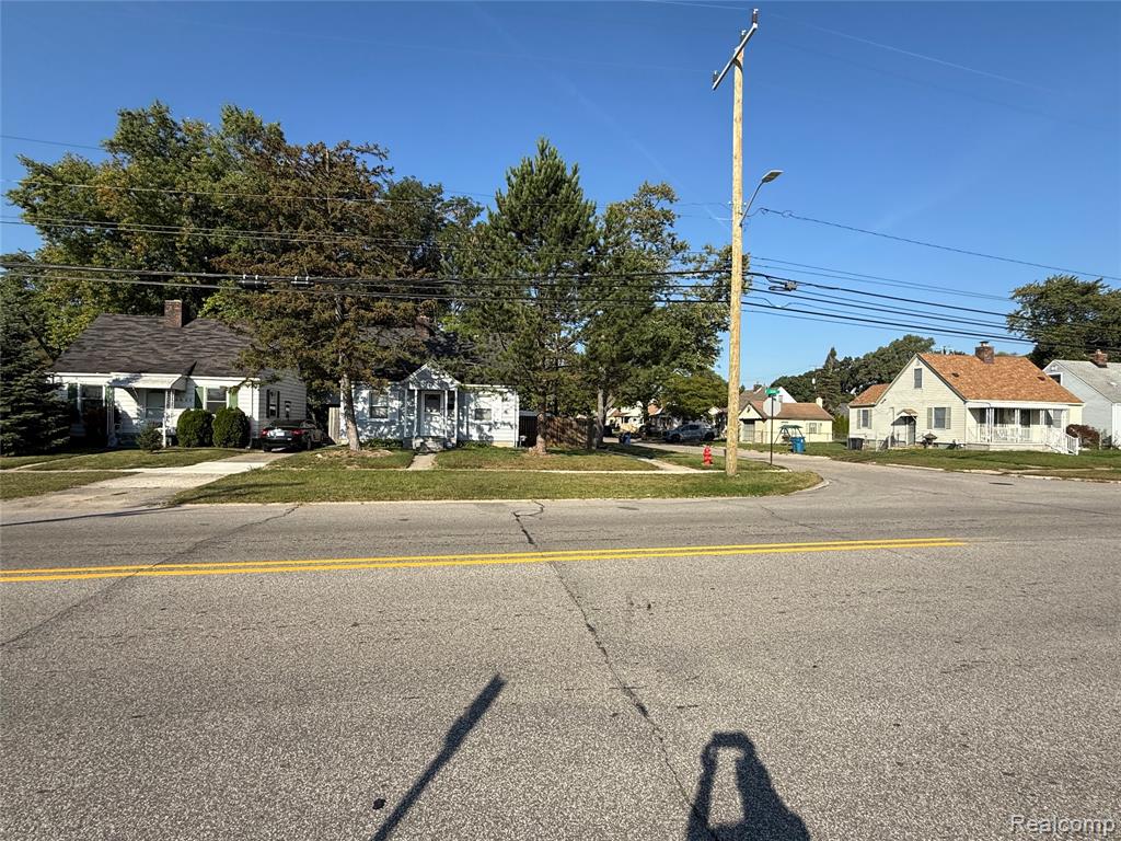 4812 Howe Road Wayne, MI 48184 - Photo 3 of 33