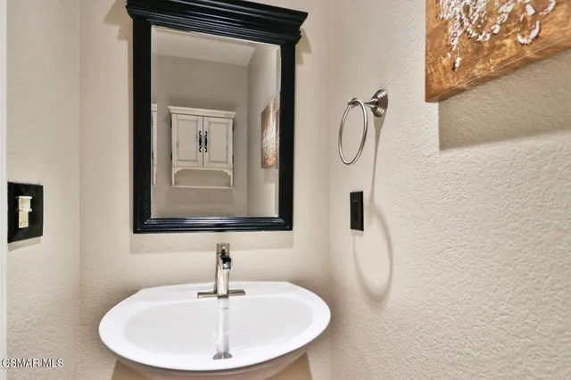 $3,700 | 115 Via Aldea, Newbury Park, CA 91320