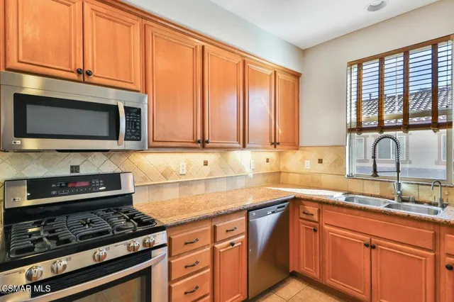 $3,700 | 115 Via Aldea, Newbury Park, CA 91320