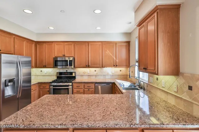 $3,700 | 115 Via Aldea, Newbury Park, CA 91320