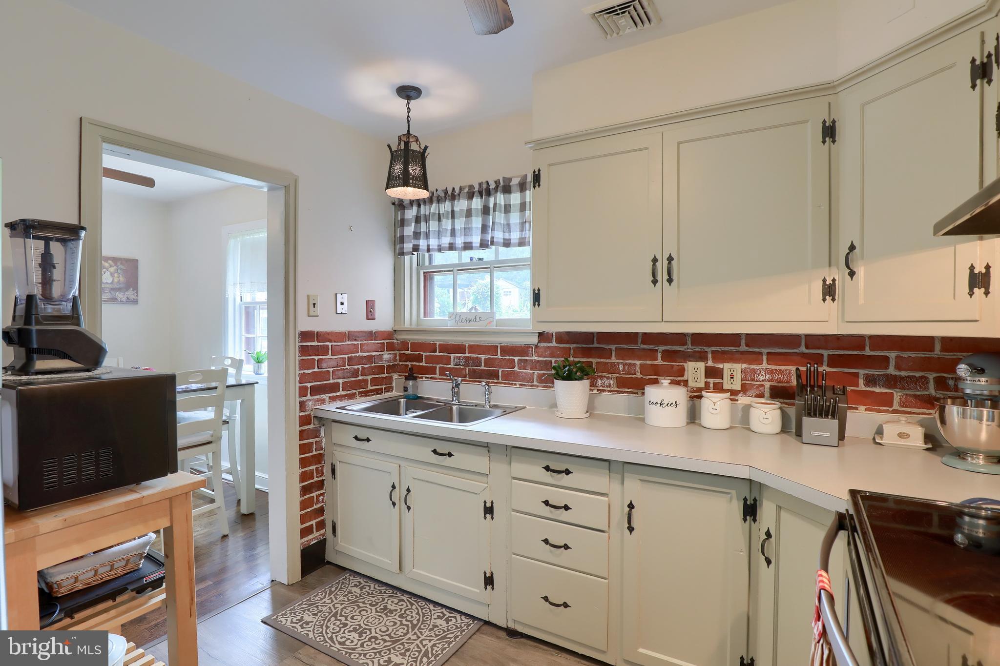 818 Old Wyomissing Road Reading, PA 19611 - Photo 11 of 34 Gallery Image 11