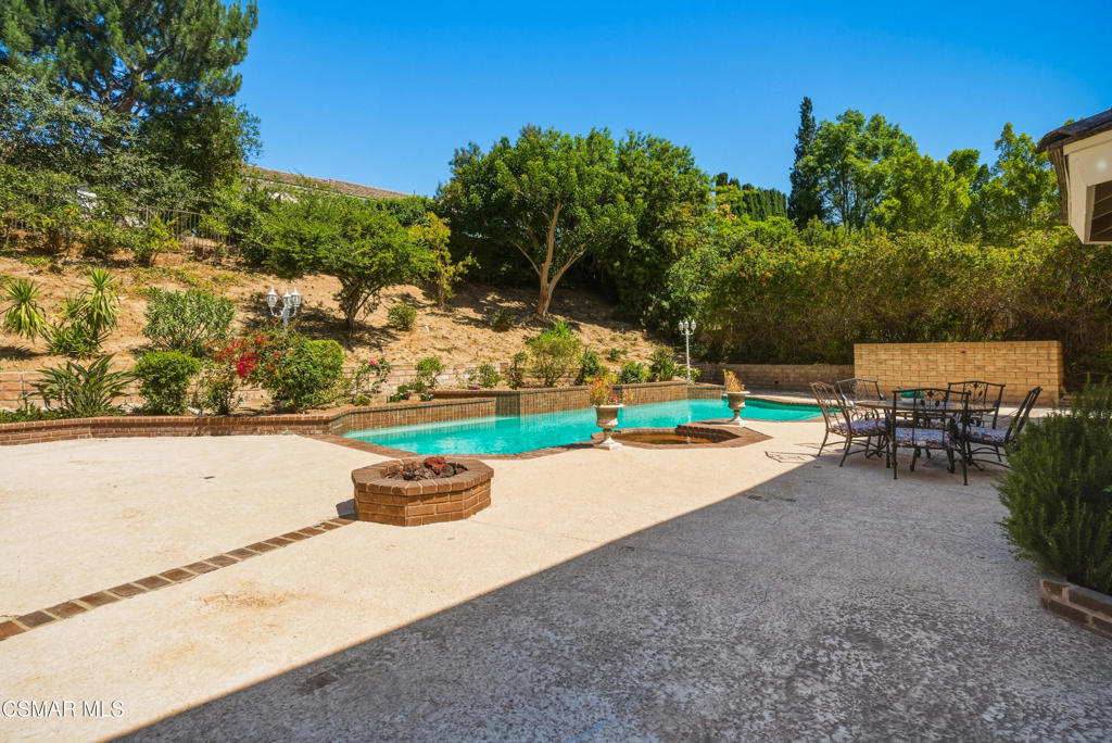 18935 Granada Circle Porter Ranch, CA 91326 - Photo 36 of 46